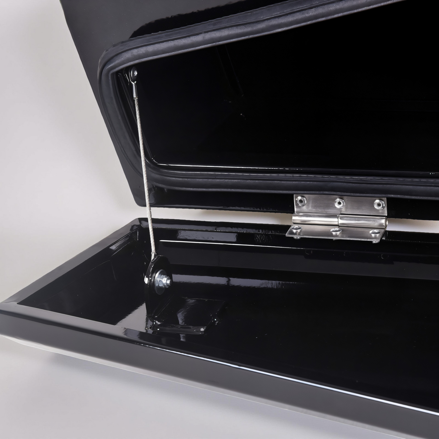 Under Tray Tool Boxes 750 Black Whale lock