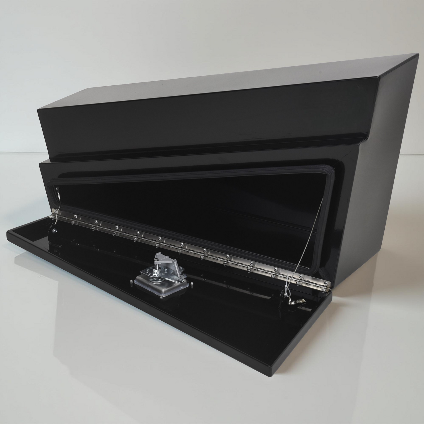 Under Tray Tool Boxes 900 Black